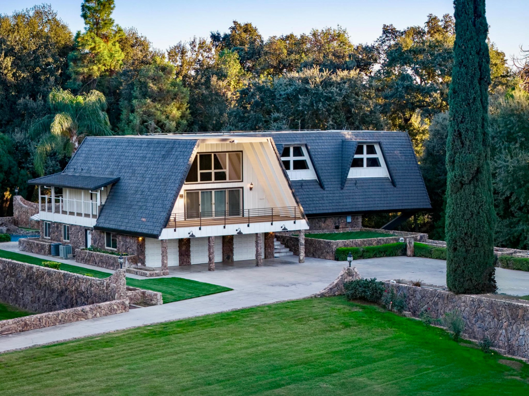 Estate front facade